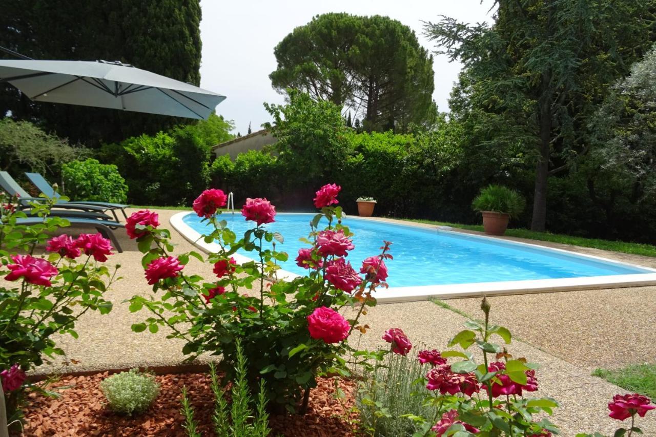 فيلا The Blue Tit - Private Swimming Pool LʼIsle-sur-la-Sorgue المظهر الخارجي الصورة