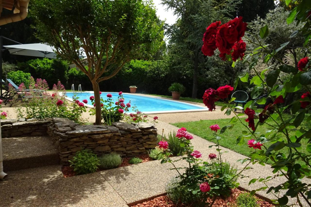 فيلا The Blue Tit - Private Swimming Pool LʼIsle-sur-la-Sorgue المظهر الخارجي الصورة