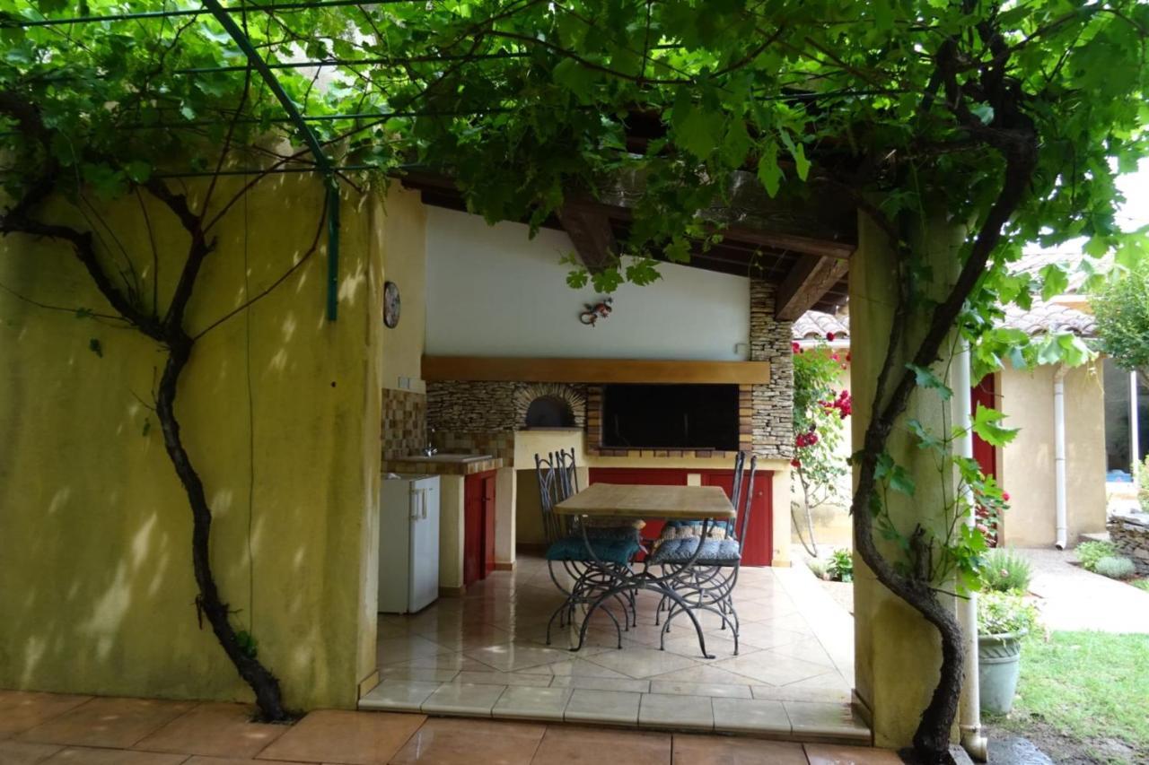 فيلا The Blue Tit - Private Swimming Pool LʼIsle-sur-la-Sorgue المظهر الخارجي الصورة