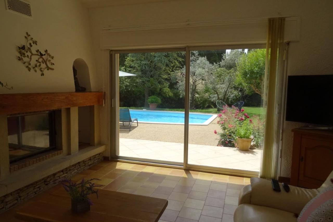 فيلا The Blue Tit - Private Swimming Pool LʼIsle-sur-la-Sorgue المظهر الخارجي الصورة