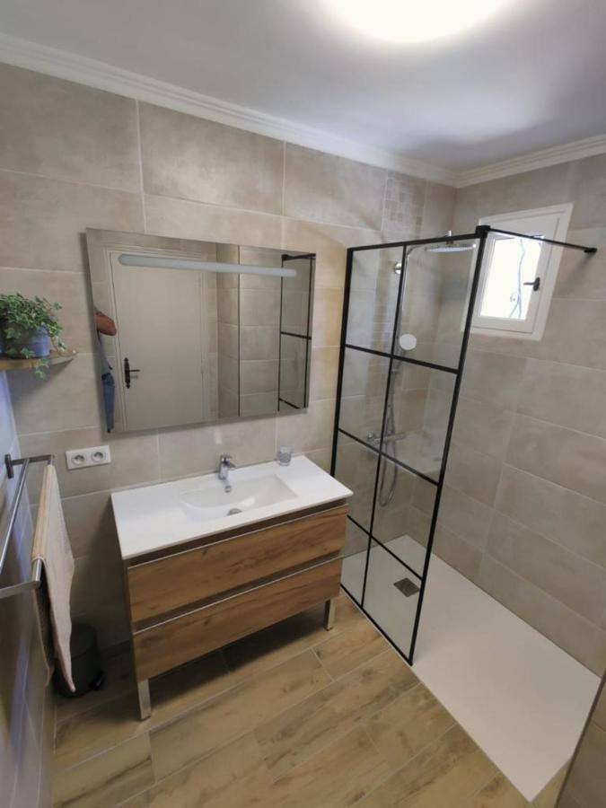 فيلا The Blue Tit - Private Swimming Pool LʼIsle-sur-la-Sorgue المظهر الخارجي الصورة